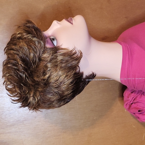 Short Brown / Blonde Spiky Wig - Picture 2 of 6